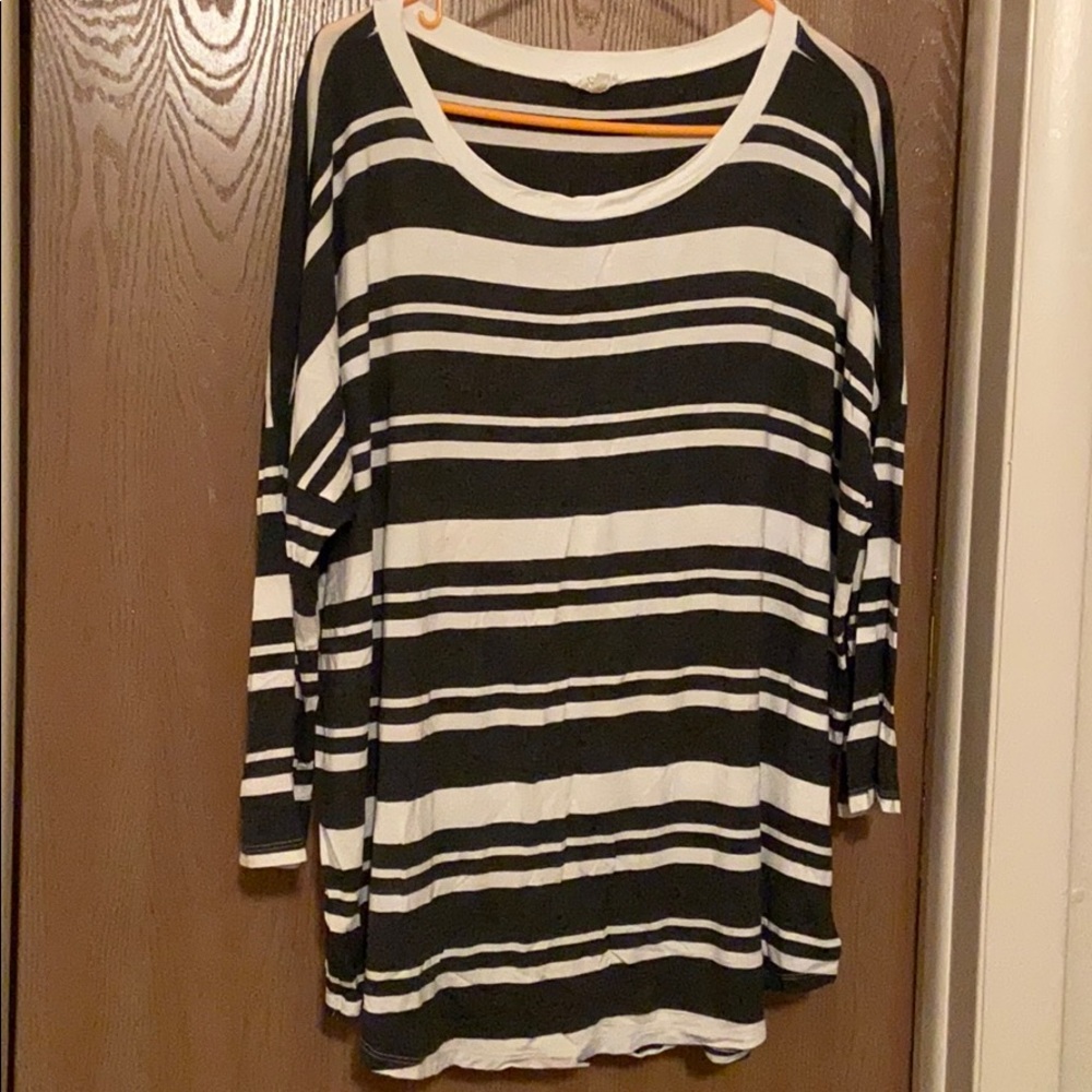 Striped 3/4 sleeve top